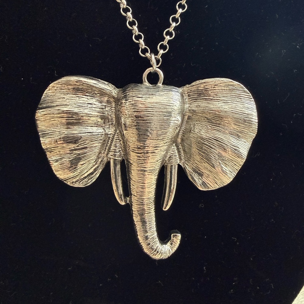 Silver Elephant Pendant Necklace